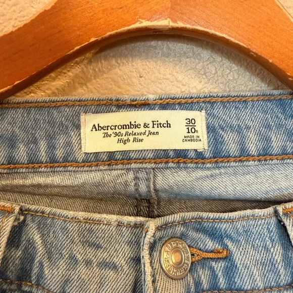 Abercrombie & Fitch Women's Light Blue Straight Leg Jeans - Picture 2 of 3